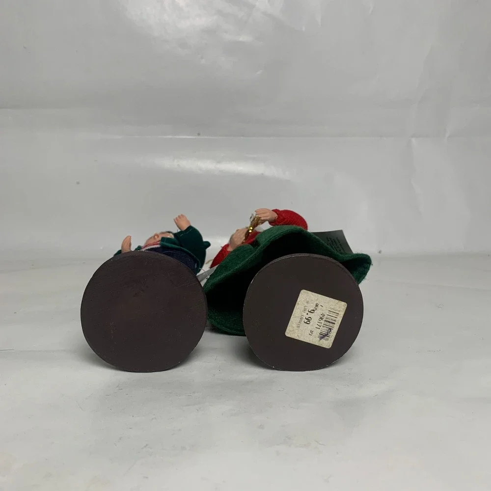 Cracker Barrel Boy and Girl Caroler Christmas Figurine Set Red Green New Holiday